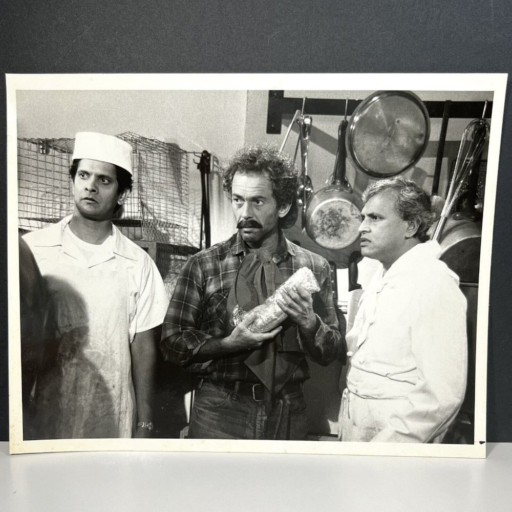 1985 Hill Street Blues NBC Press Photo Bangladesh Slowly‎ Chef's Surprise 12/85